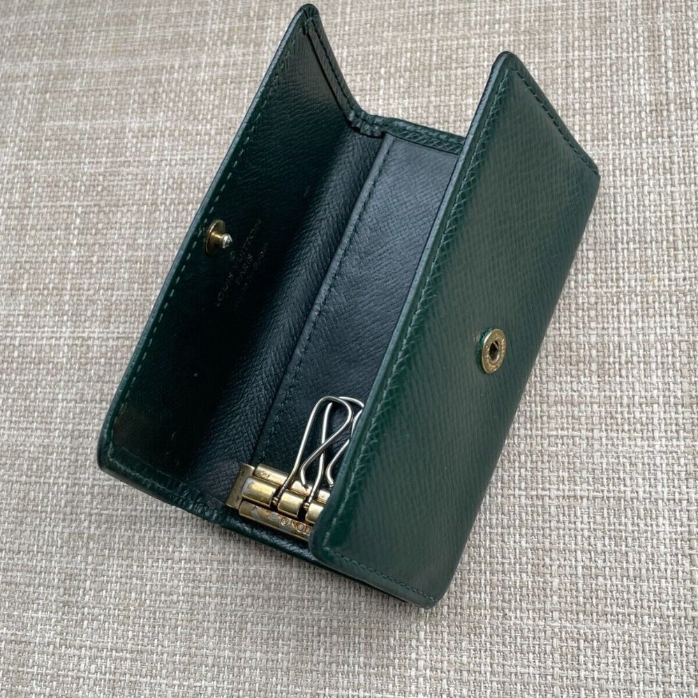 Louis Vuitton Keys Holder Green Taiga Multicles 4 Ring Key Case Leather Spain - Picture 10 of 13